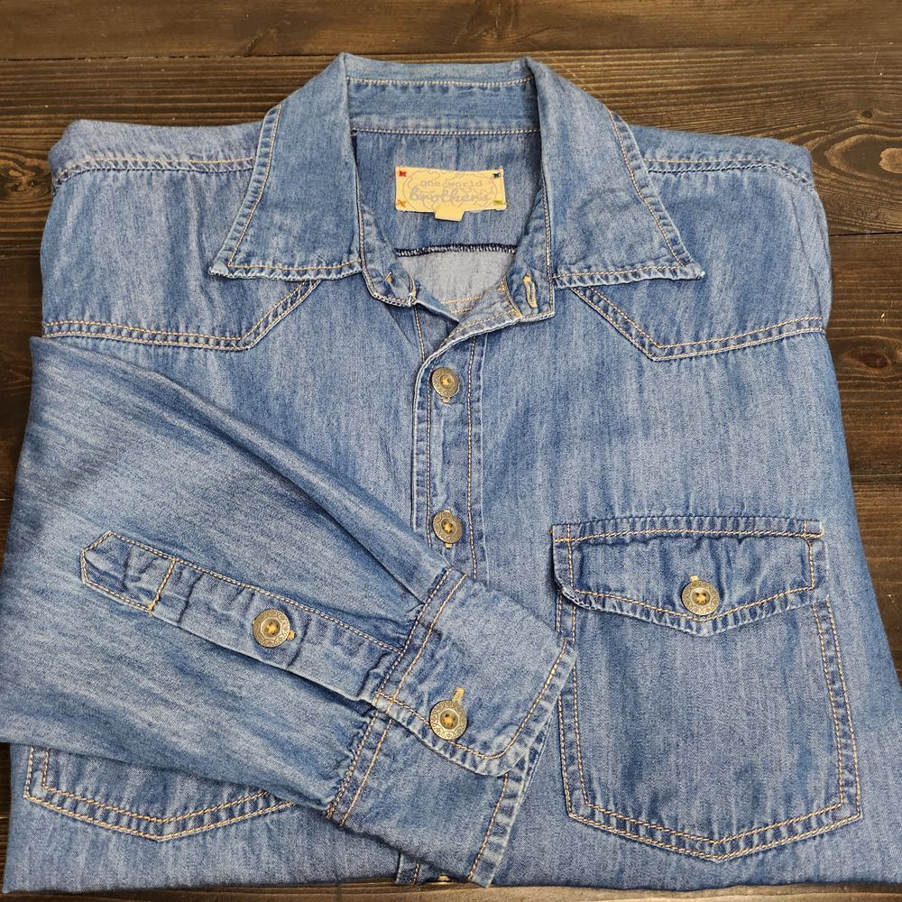One‎ World Brothers Men's Shirt L Long Sleeve Denim Washed Chambray Western Work